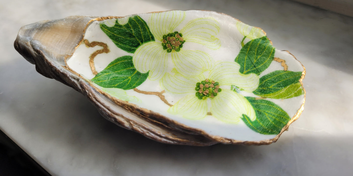Oyster Trinket Dish White Floral with Gold Leaf Paint (approx. 5 in.)